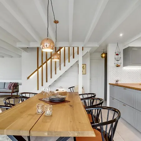 Holiday home Nice In Tranekaer With House Sea View Skattebolle