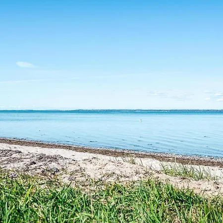 Дом отдыха Nice In Tranekaer With House Sea View